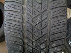 PIRELLI Scorpion   255/40 R21