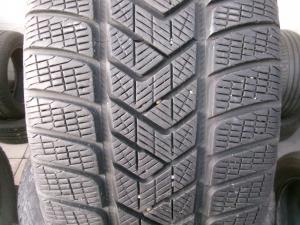 PIRELLI Scorpion Winter 255/40 R21