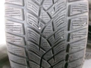 GOODYEAR Ultra Grip Performance 215/60 R16