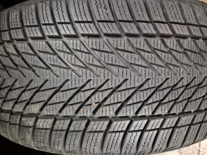 GOODYEAR Ultra Grip Performance 3 235/40 R19