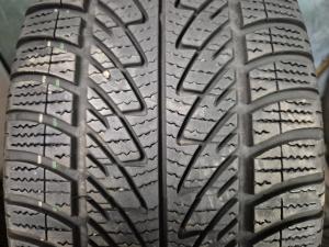 GOODYEAR Ultragrip 8 225/45 R17