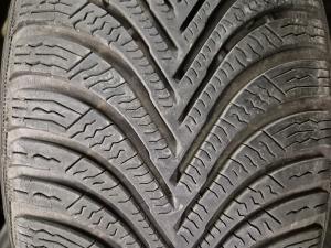 MICHELIN Alpin 5 215/60 R16