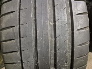 MICHELIN Pilot Sport 4 245/40 R18
