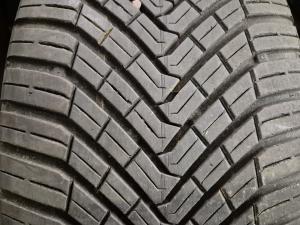 CONTINENTAL AllSeasonContact 255/45 R19