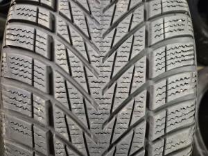 GOODYEAR UltraGrip Performance 3 215/55 R17